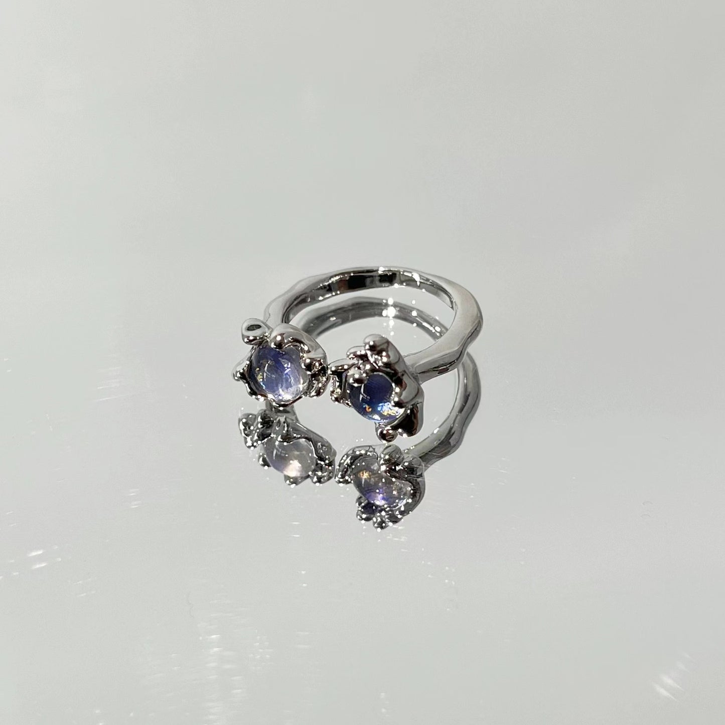 Zirconia and diamond geometric ruffle ring