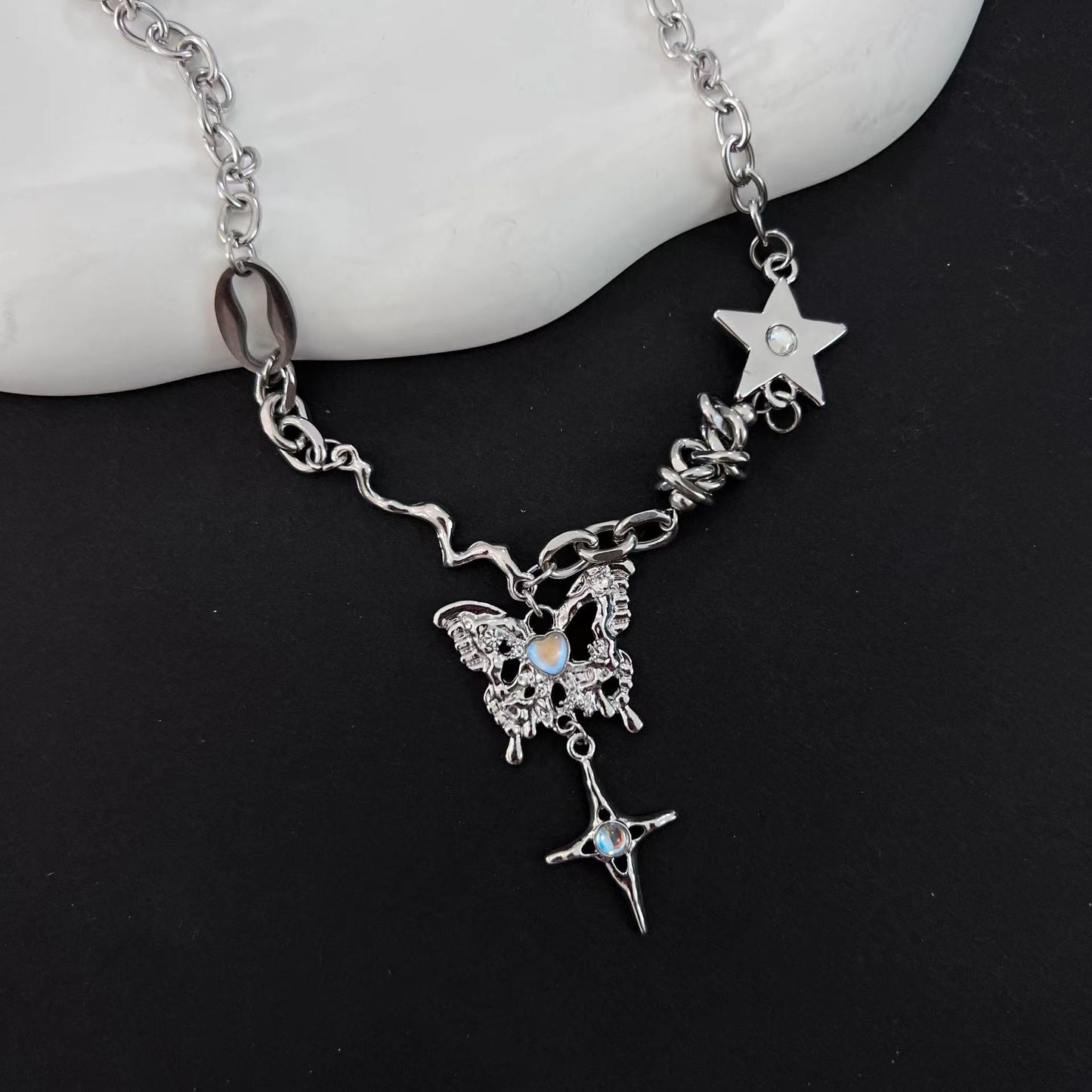 Star Coarse Chain Splice Butterfly Pendant Sweater Necklace for Women's Winter 2023 New Sweater Chain Small Crowd Collar Chain