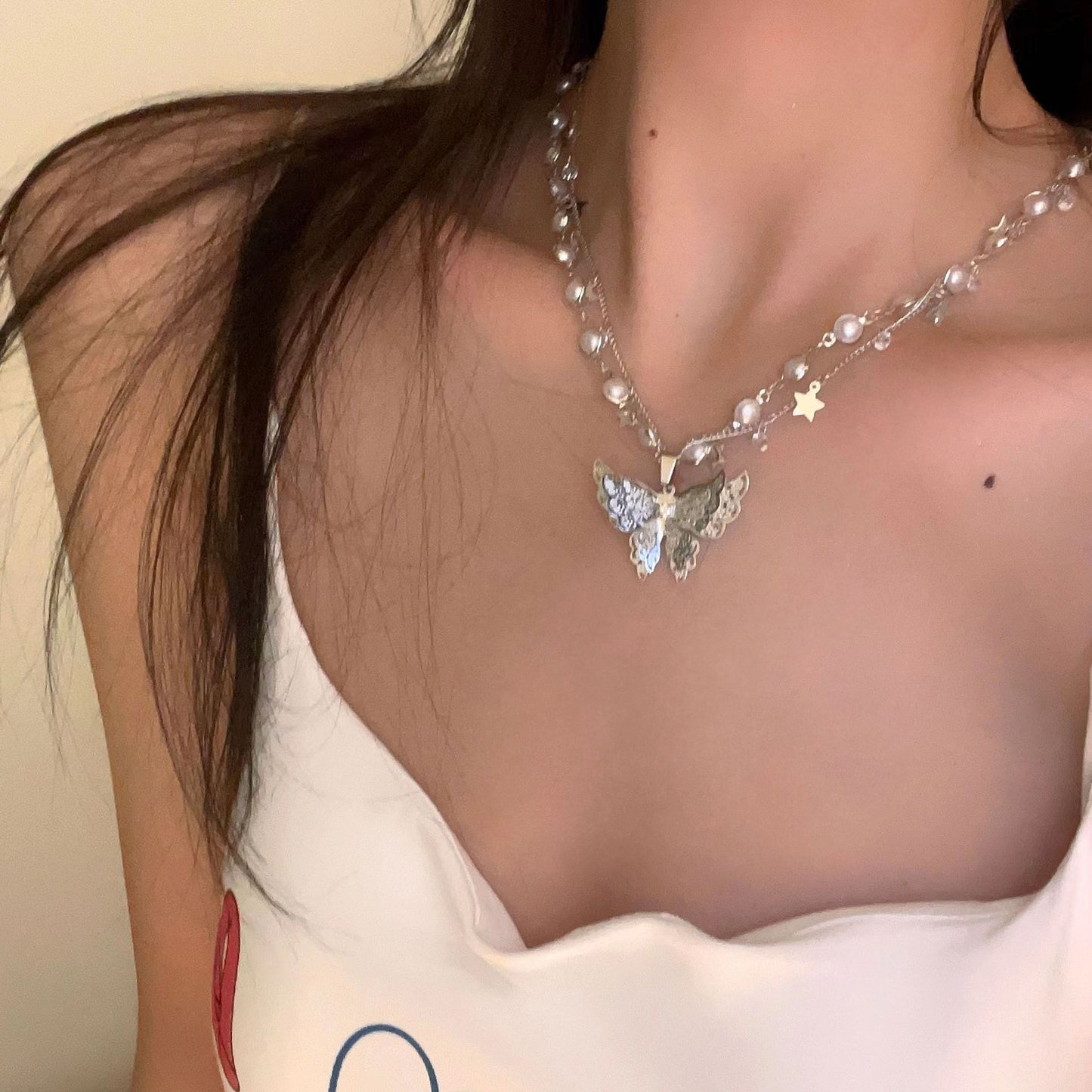 Romantic Out of Circle! Butterfly pearl necklace, light luxury and niche design, high-end necklace for women in spring and summer, collarbone chain matching