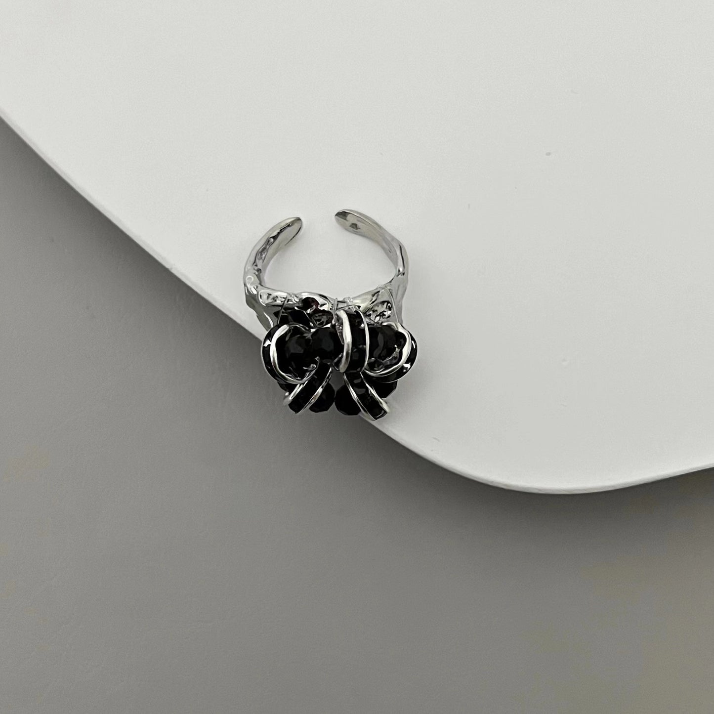 Original Black Poison Black Stone Ring with Small Design, Sweet and Cool Style, Simple and Advanced Sense, Personalized Ring for Male and Female Lovers