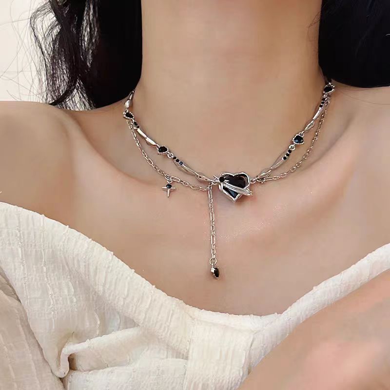Sweet and Cool Exclusive~Lava Black Love Necklace for Women's Summer Internet Celebrity Spicy Girl Accessories with a Design Sense of Distinctive Collar Chain