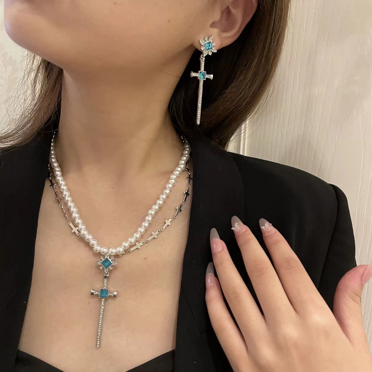 French design sense dreamy blue cross micro-set diamond rhinestone multi-layered stitching pearl collarbone chain female ins wind