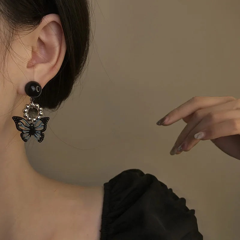 Sweet cool black butterfly earrings