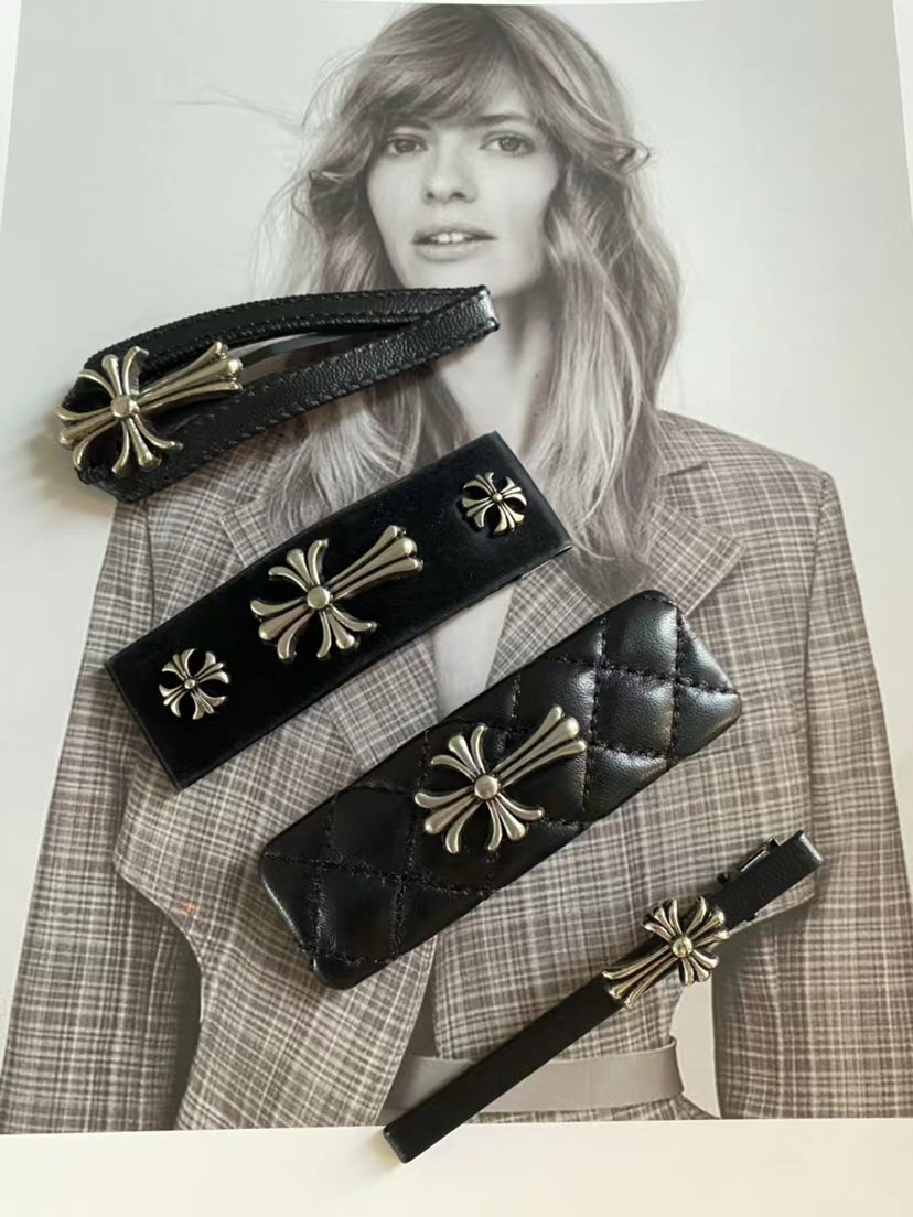 Trendy retro Cross Black banged clip, high-grade leather rhombus, sweet and cool on the side