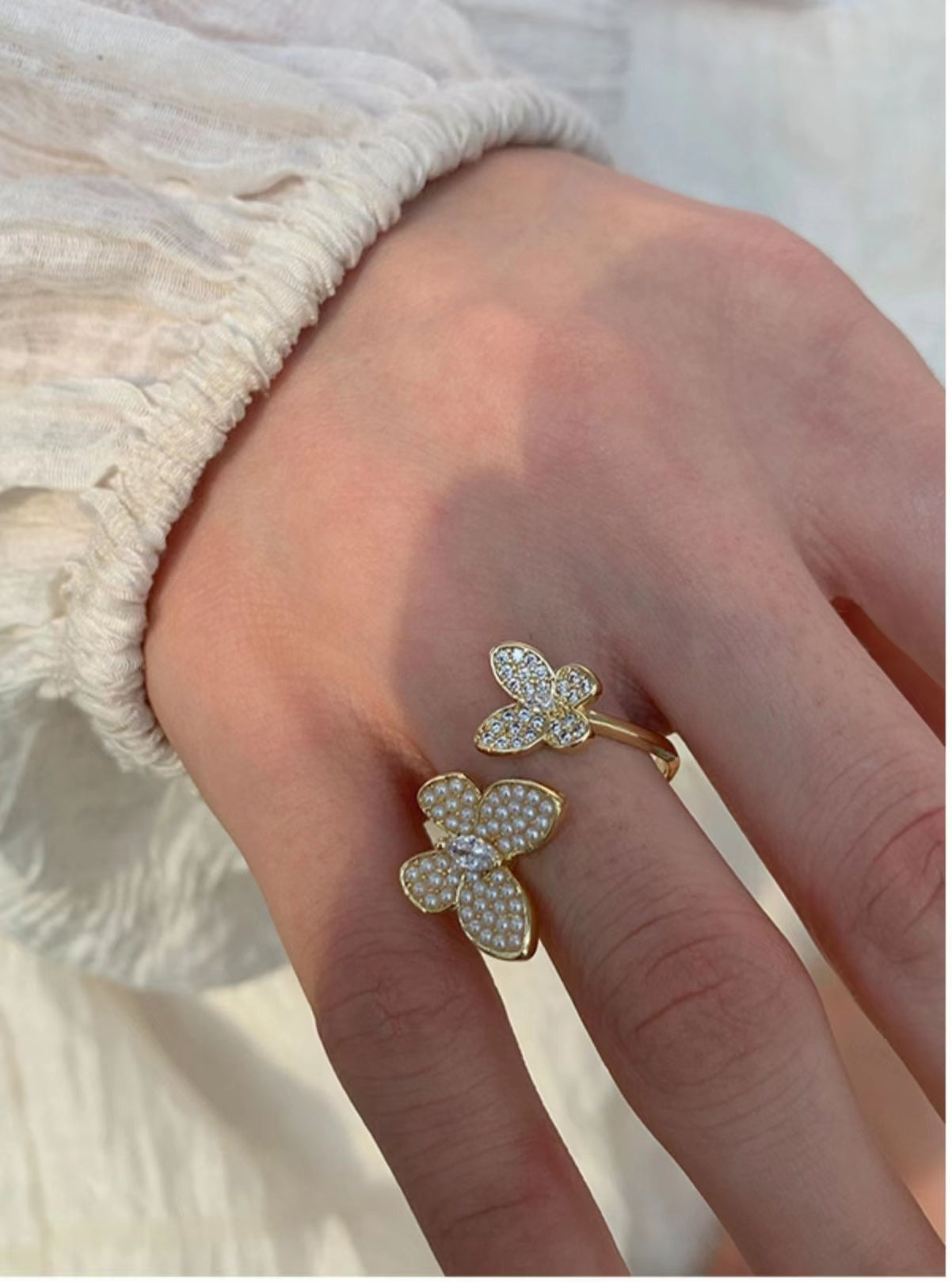 Gold Design Niche Diamond Ring