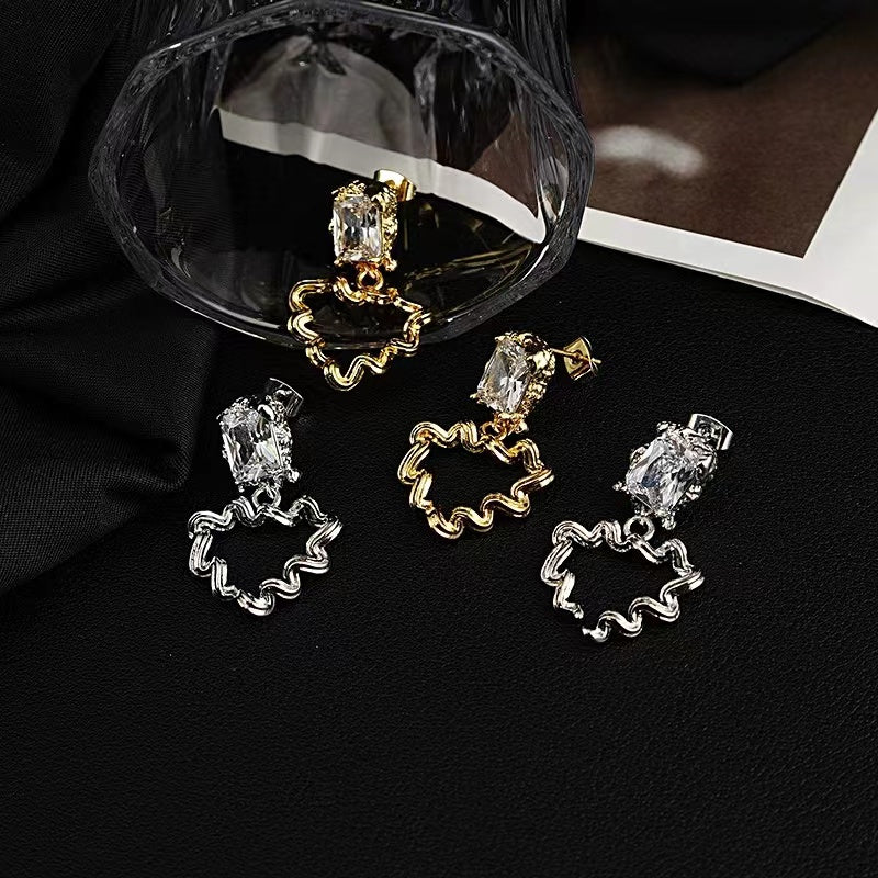 design twisted metal zircon 18k gold earrings South Korea autumn and winter hundred with earrings