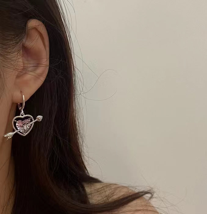 Sweet cool arrow pierced earrings powdered zircon niche design earrings earrings earrings
