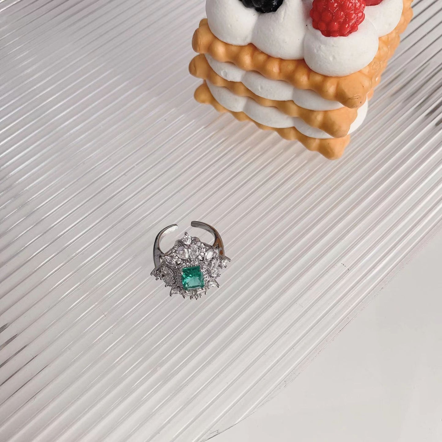 French sparkling diamond grandmother emerald ring (female)