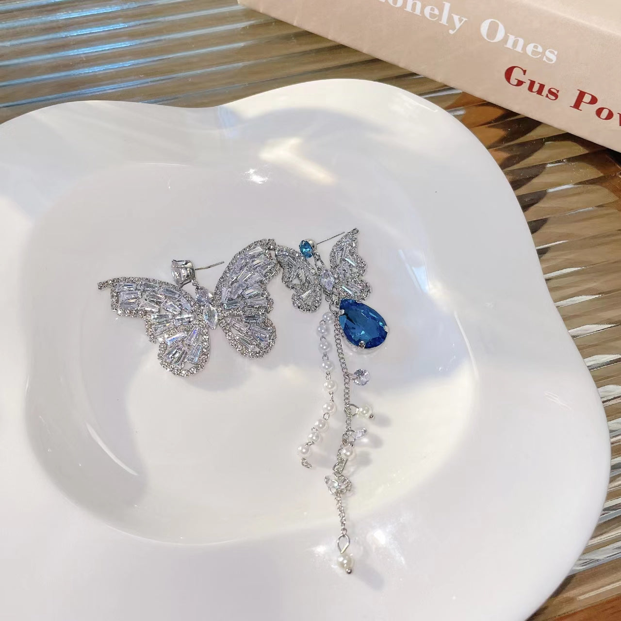 Diamond Butterfly hollow crystal Tassel Earrings asymmetric Earrings long exaggerated Diamond Silver Needle Earrings