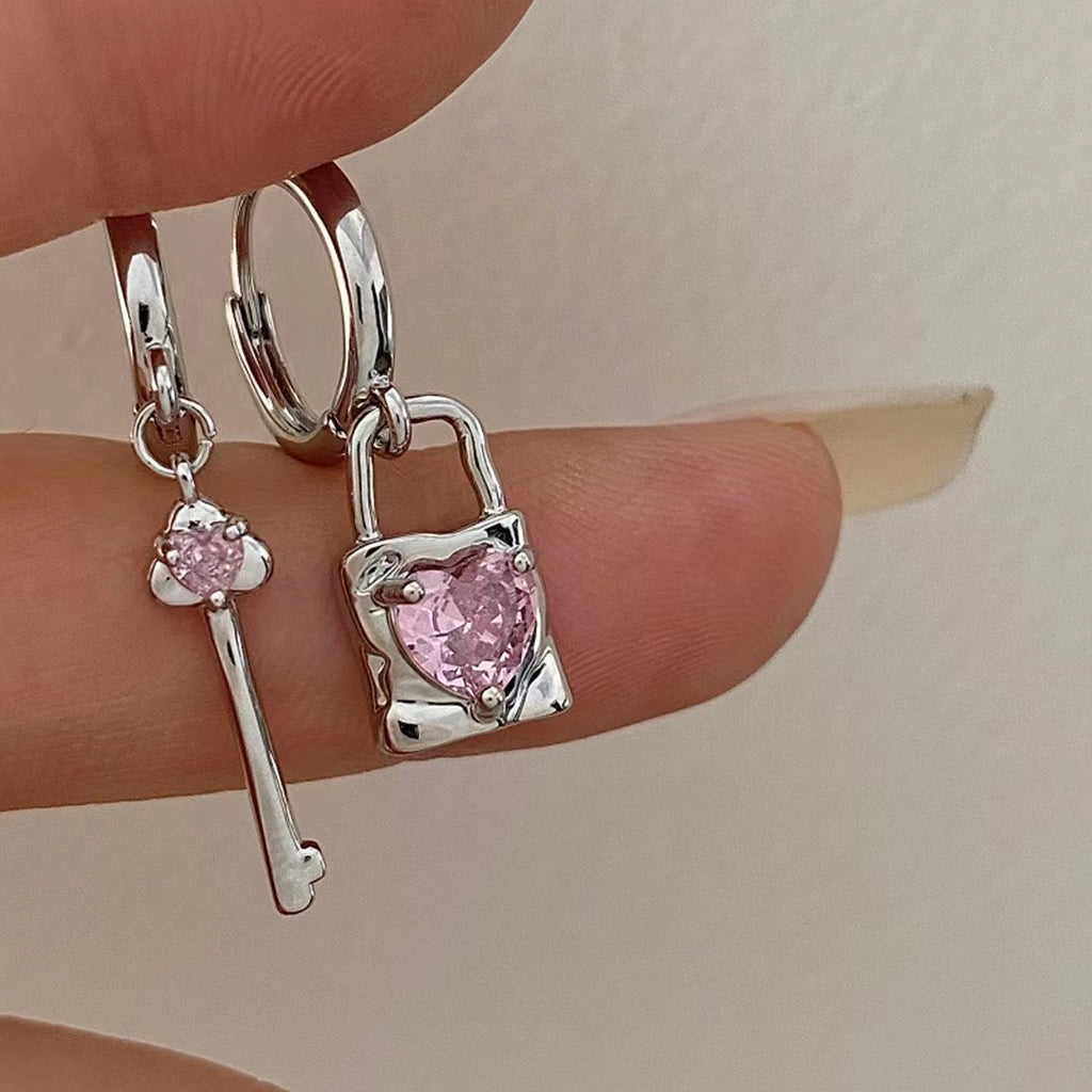Pink Love Key Lock Asymmetrical Ear Buckle Small Design Sweet Cool Girl