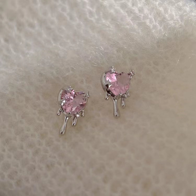 New Earrings Sweet and Cool Love Pink Zircon Earrings Popular Design Premium Cold Air Lava Earrings