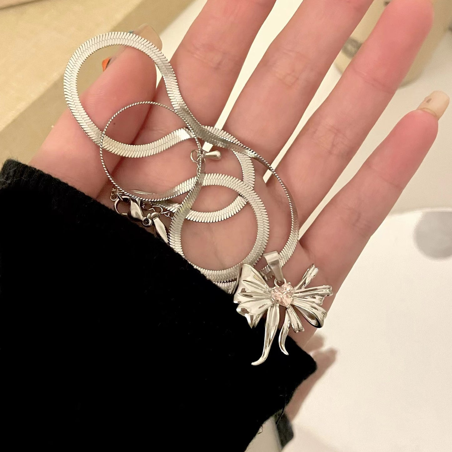 Bow Necklace Earrings 2021 New Feminine Style Simple Versatile Texture Design Luxury Clavicle Chain Fashion