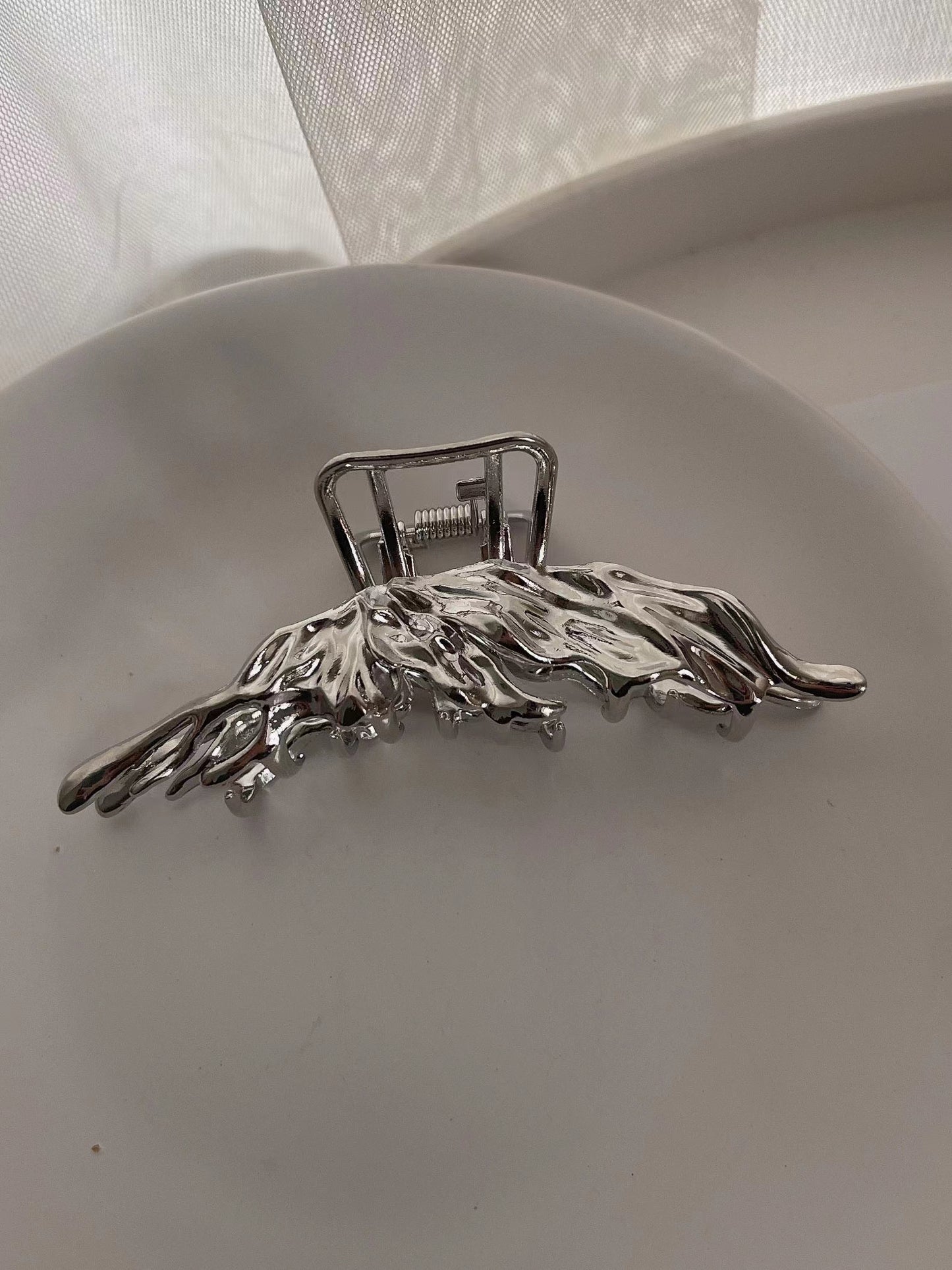 Vintage metal liquid cool wind silver grip shaped hair clip with high quality