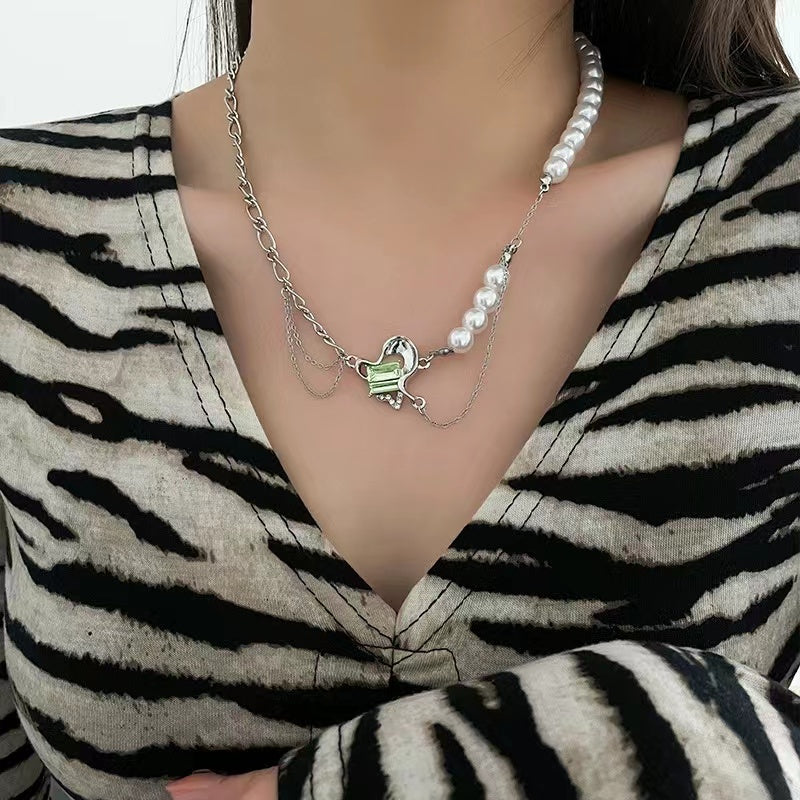 Niche green diamond love stitching pearl necklace female senior Korean design sense ins cold wind light luxury collarbone chain