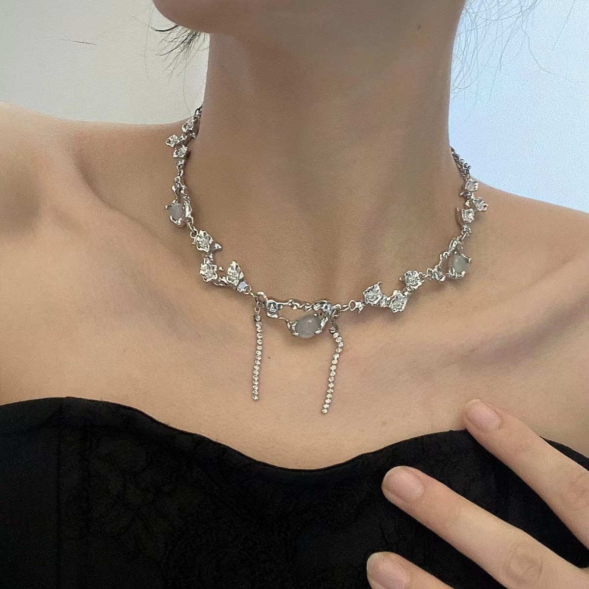 Cool wind peach moonstone rhinestone tassel necklace