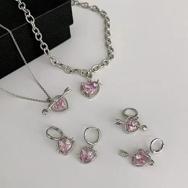 Love heart openwork pink diamond sweet cool collarbone necklace