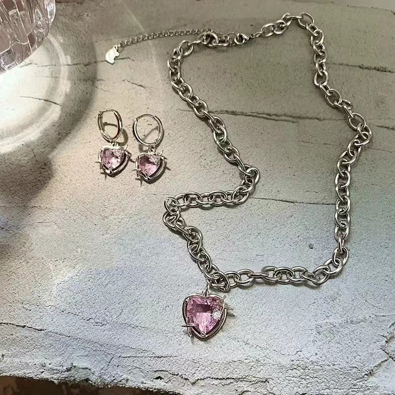 Love heart openwork pink diamond sweet cool collarbone necklace