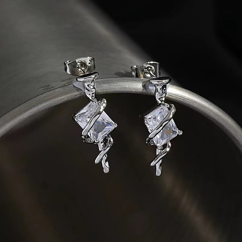 Zirconia earrings female senior sense ins cold wind fashion personality silver earrings popular hundred with sweet cool earrings tide