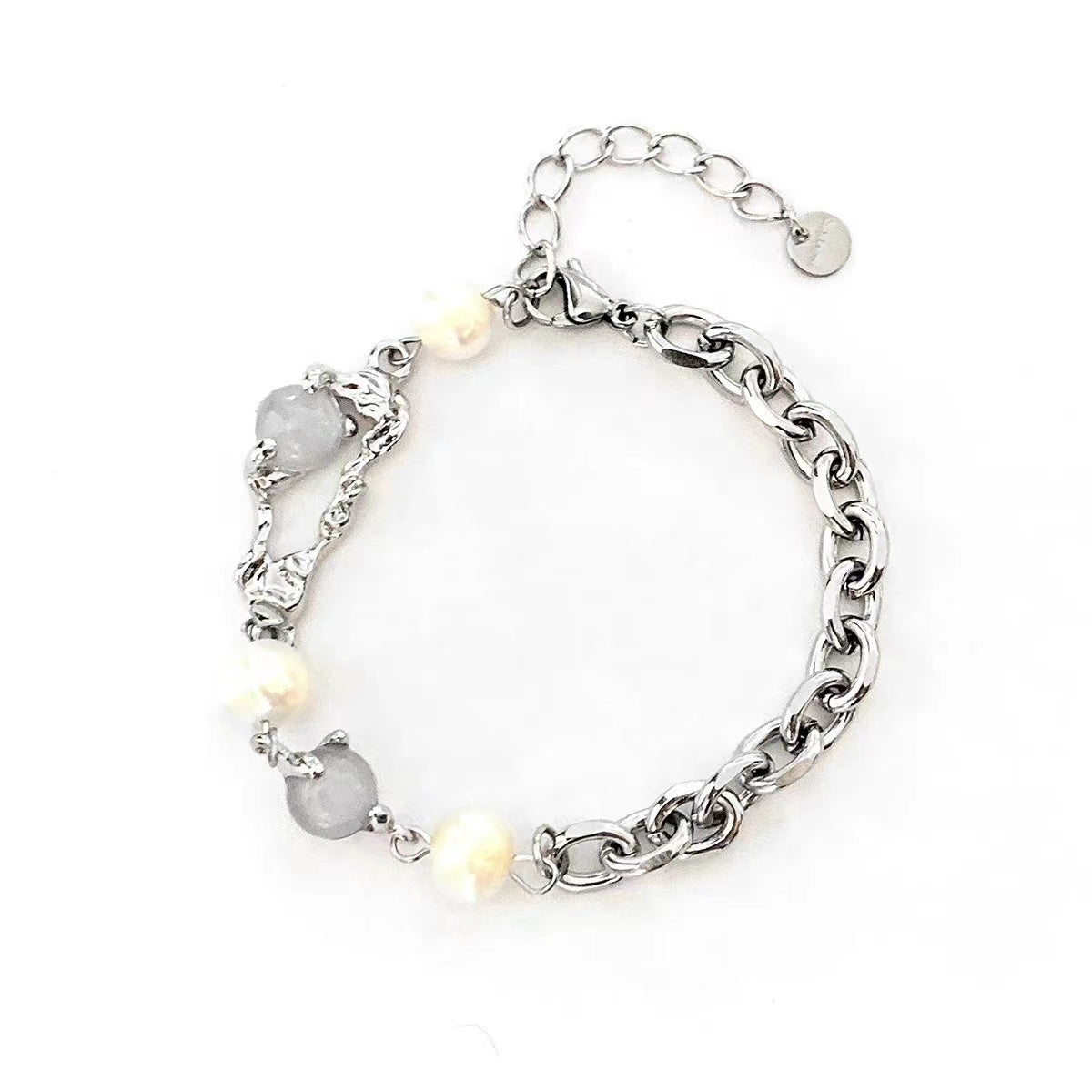 Fashion versatile moonstone stitching pearl bracelet female light luxury ins niche design senior sense of personality hand jewelry tide