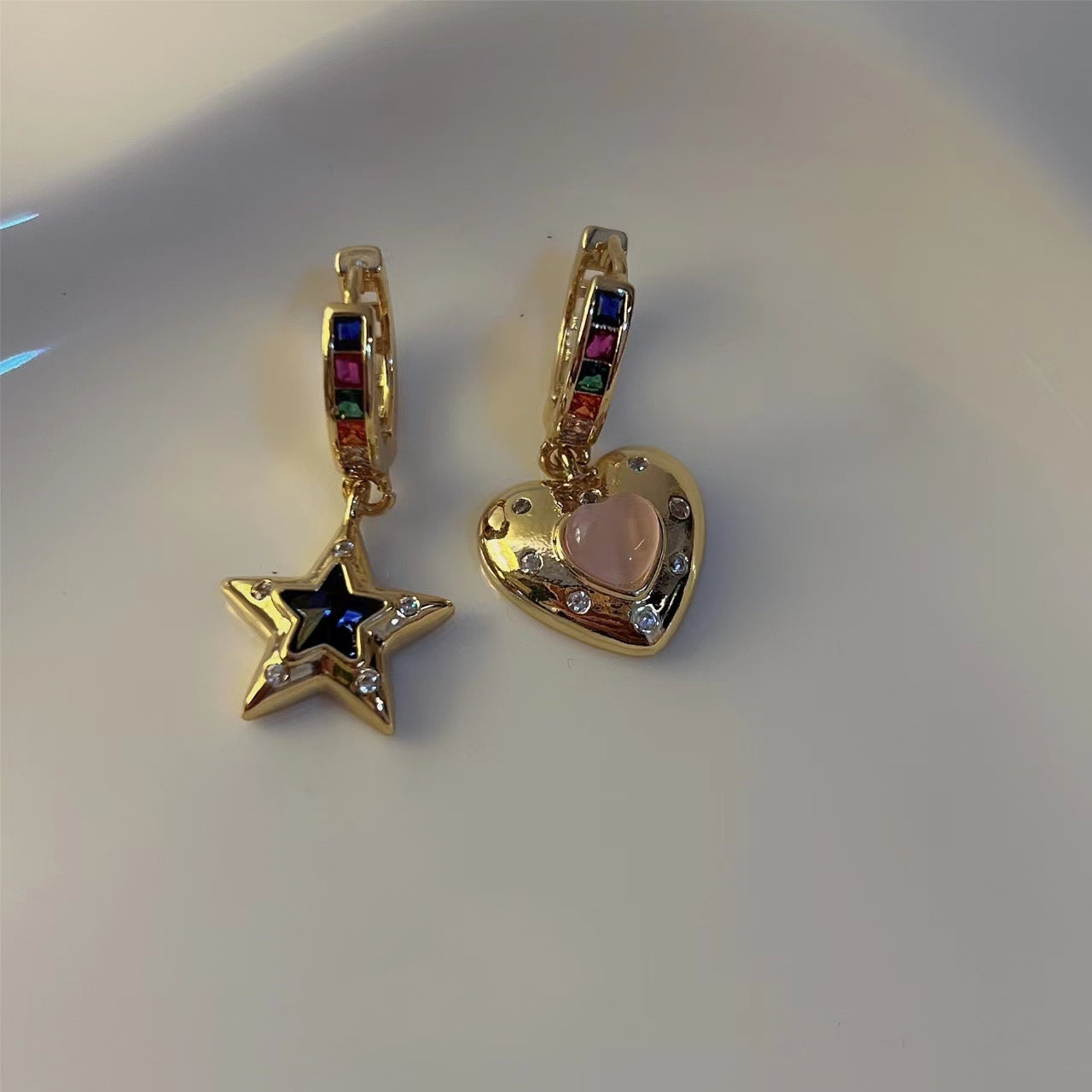 Vintage asymmetric earrings, heart-shaped earrings, gold earrings