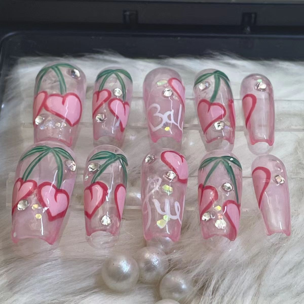 Water peach peach heart hand-painted girl heart handmade wear nail spicy girl sweet cool nail show white nail patch removable
