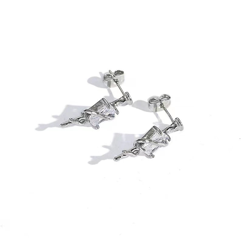 Zirconia earrings female senior sense ins cold wind fashion personality silver earrings popular hundred with sweet cool earrings tide