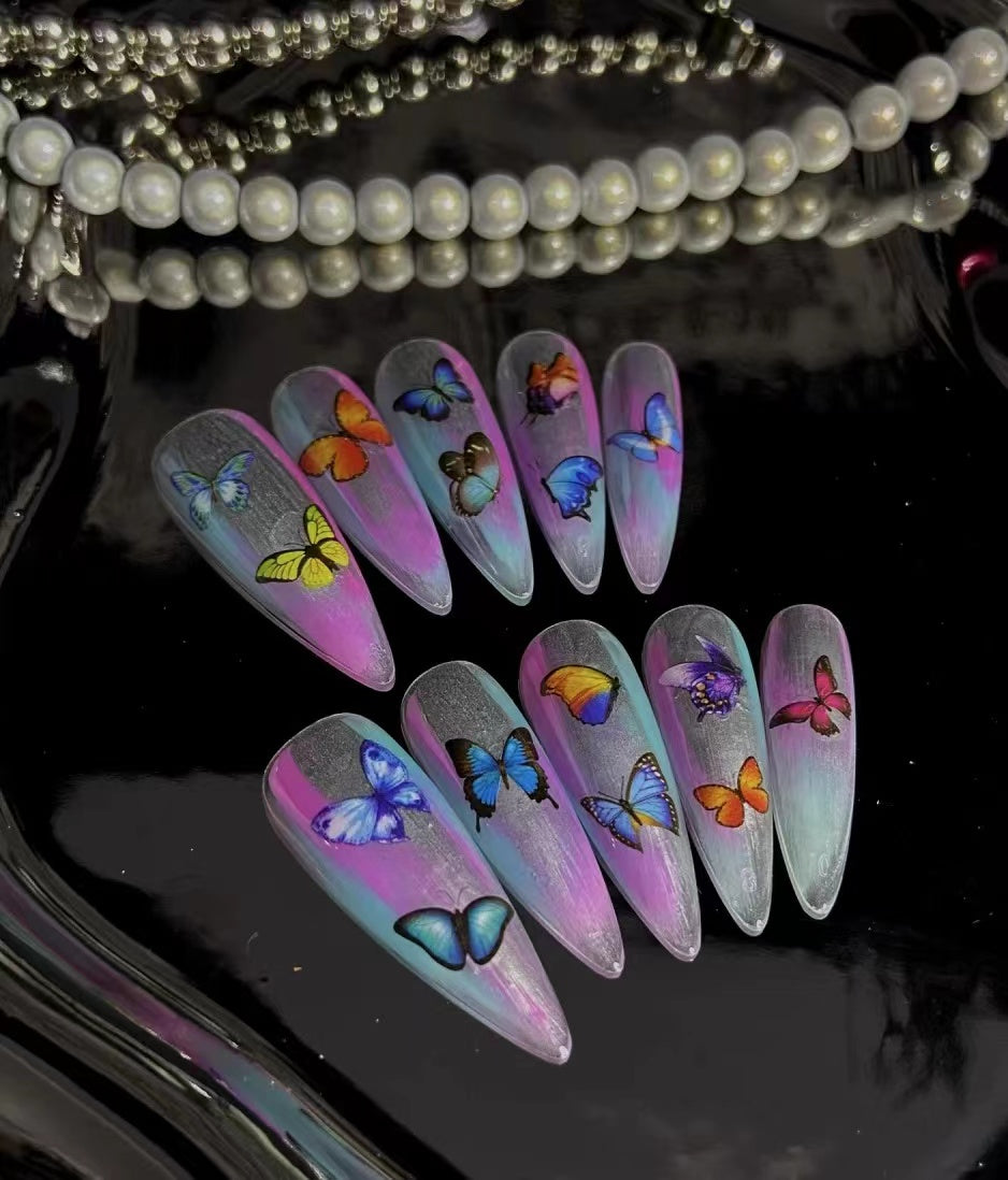 Haute Couture Nails can be privately sent to choose the shape of the nail