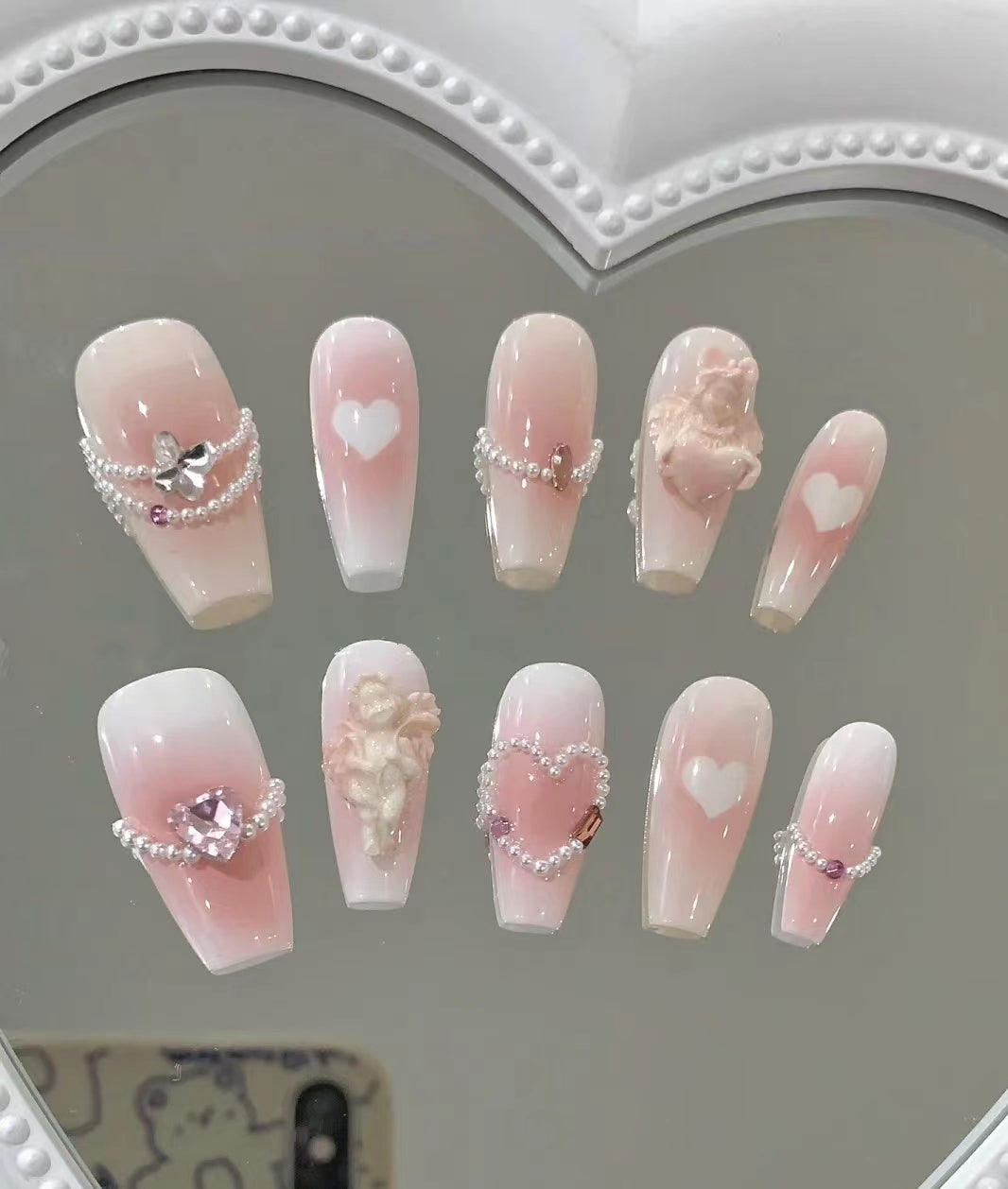 Customizing beautiful nails
