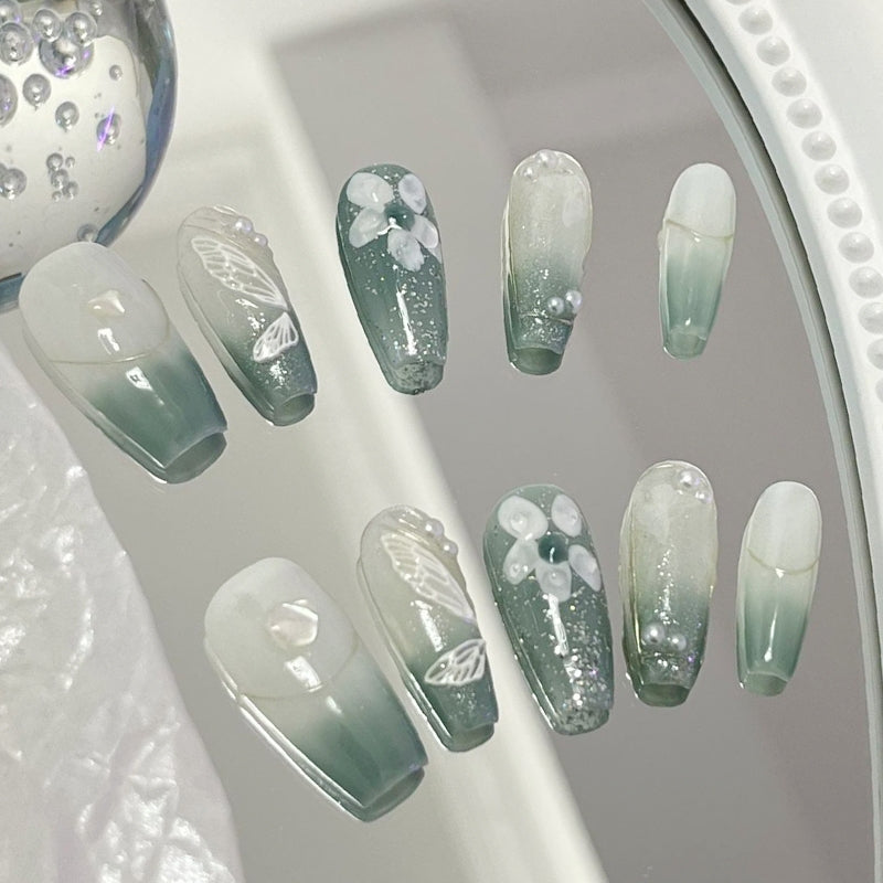Wearing nail by hand, gilded plate, shell style, small fresh nail enhancement, students and pregnant women can wear removable and repeated nail patches
